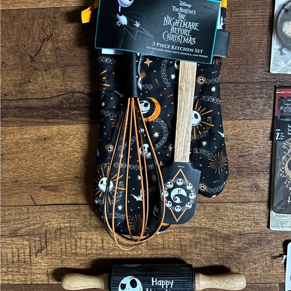 Nightmare Before Christmas~8 Pieces •Mug/Waterglobe/Ornament/Cooking Essentials - Picture 4 of 13